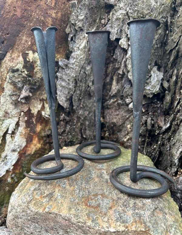 Handsmidd ljusstake i järn